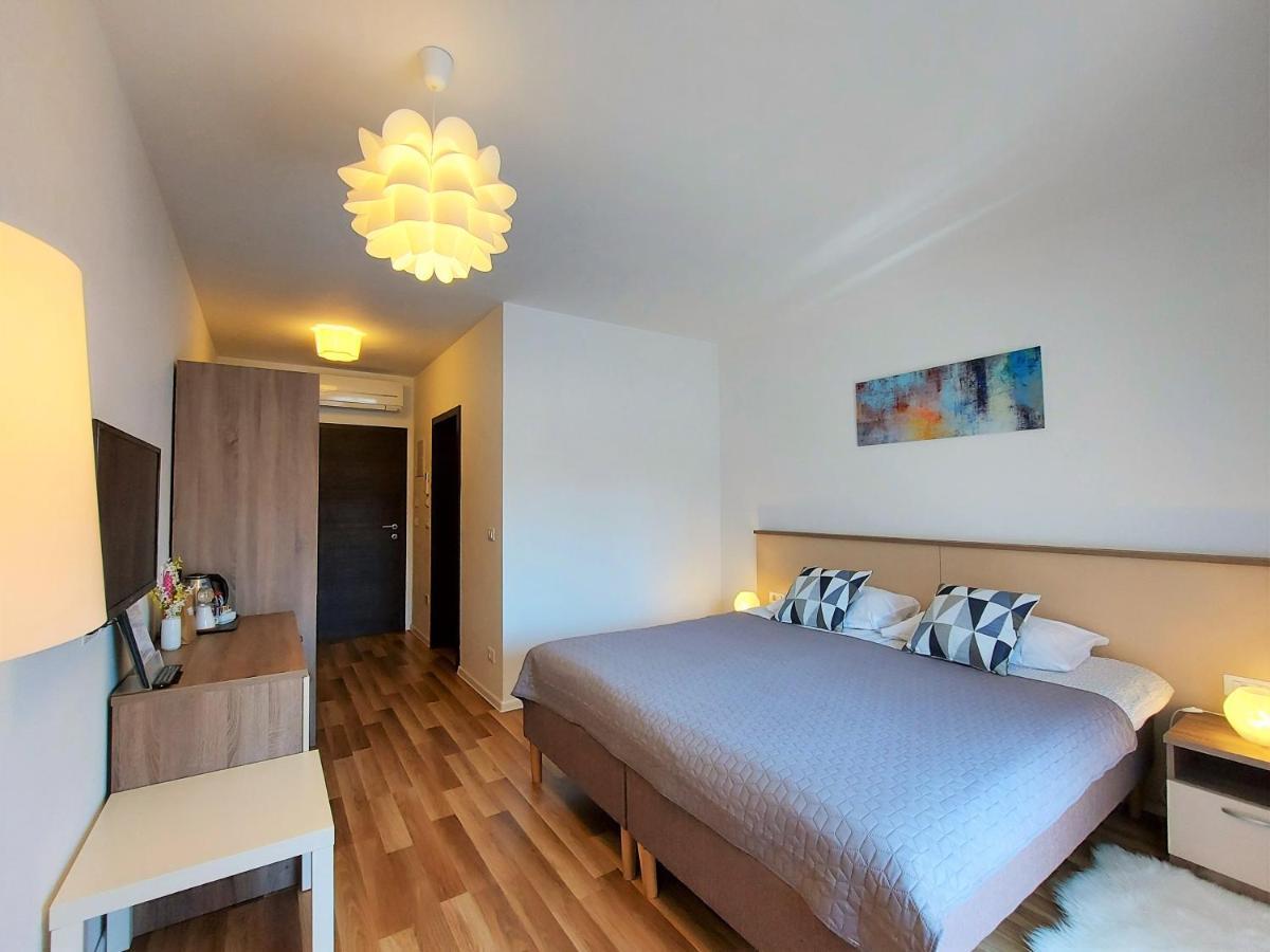 Rooms And Apartments Istrasoley Bale Ngoại thất bức ảnh