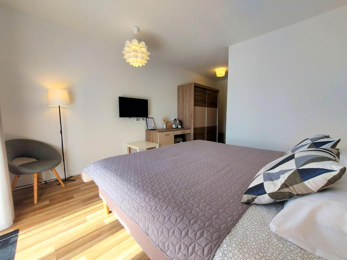 Rooms And Apartments Istrasoley Bale Ngoại thất bức ảnh