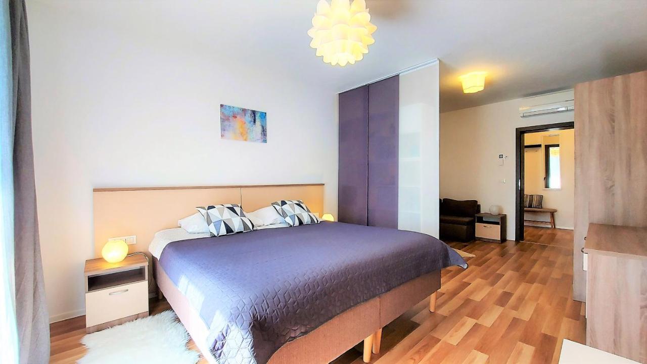 Rooms And Apartments Istrasoley Bale Ngoại thất bức ảnh