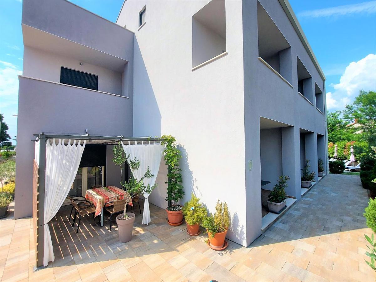 Rooms And Apartments Istrasoley Bale Ngoại thất bức ảnh
