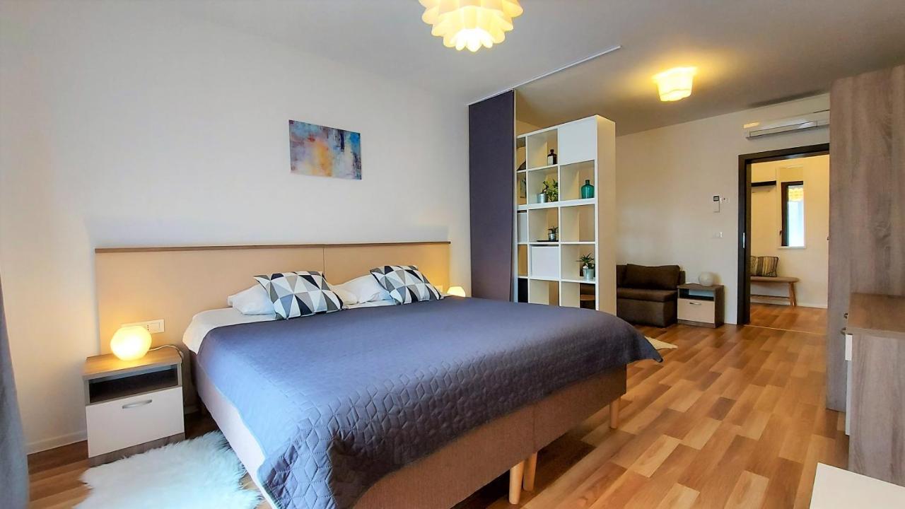 Rooms And Apartments Istrasoley Bale Ngoại thất bức ảnh