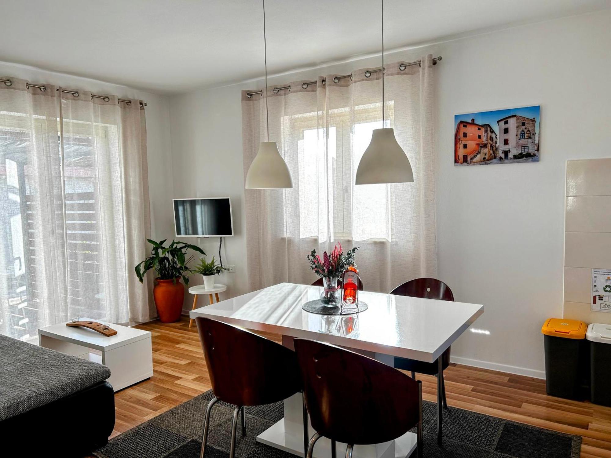 Rooms And Apartments Istrasoley Bale Ngoại thất bức ảnh